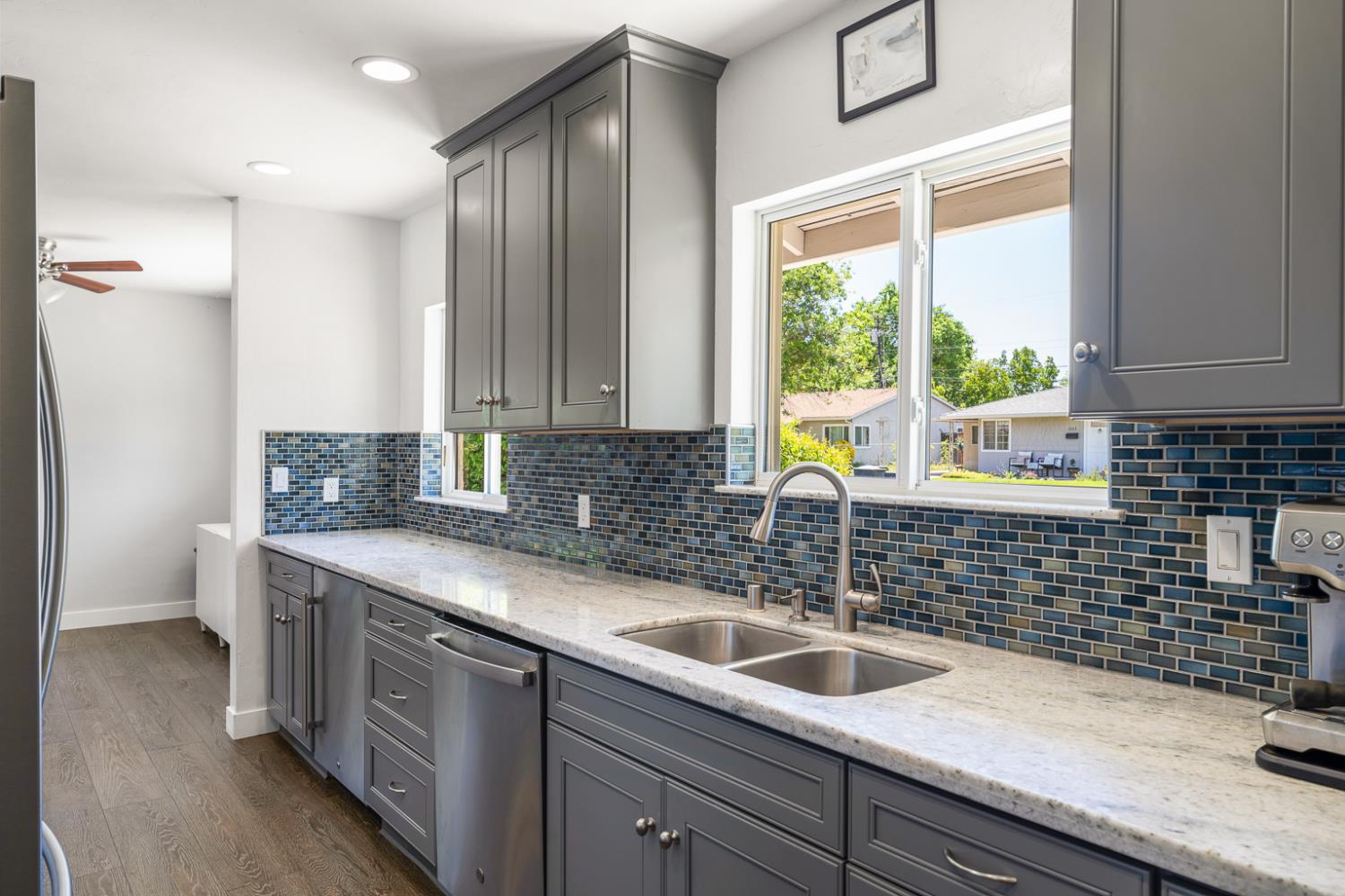 Detail Gallery Image 14 of 38 For 1136 Hampton Rd, Sacramento,  CA 95864 - 3 Beds | 1 Baths