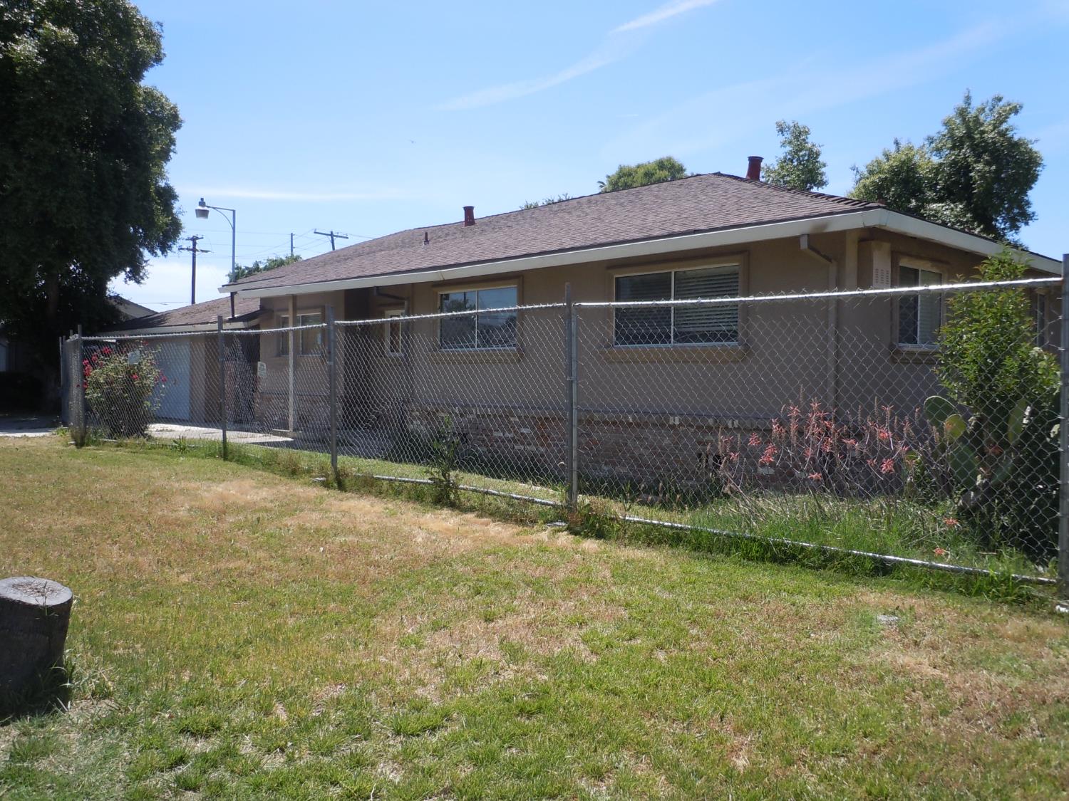 Detail Gallery Image 2 of 33 For 7100 20th St, Sacramento,  CA 95822 - 3 Beds | 2 Baths