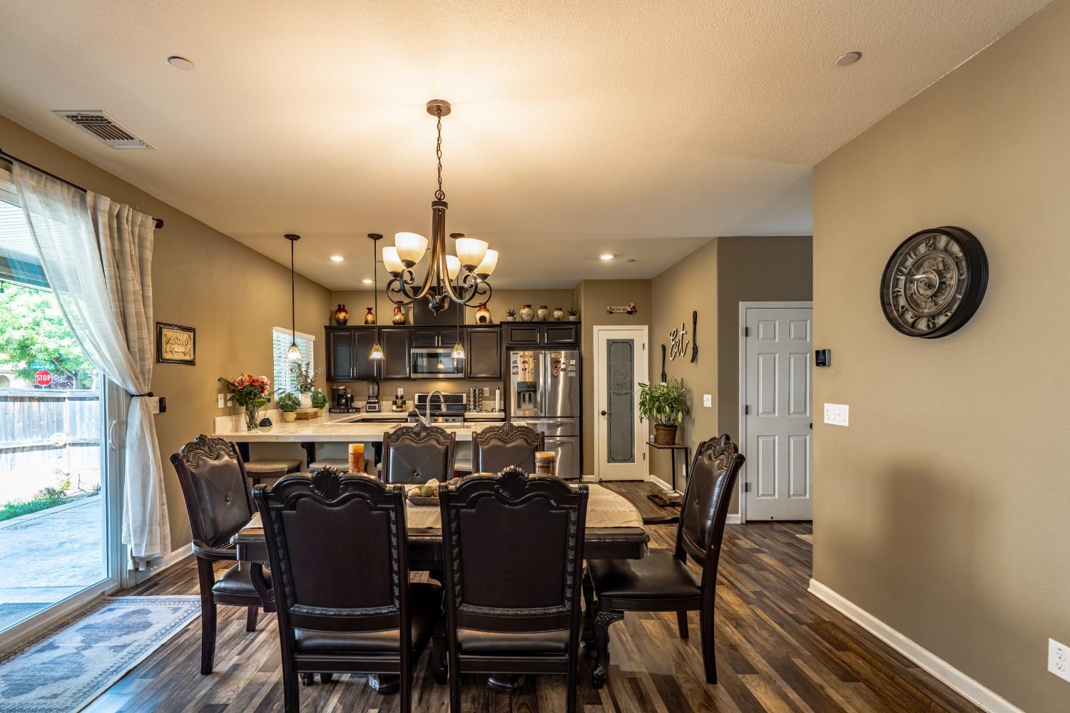 Detail Gallery Image 11 of 52 For 5271 Cloud Crest Way, Sacramento,  CA 95835 - 3 Beds | 2/1 Baths