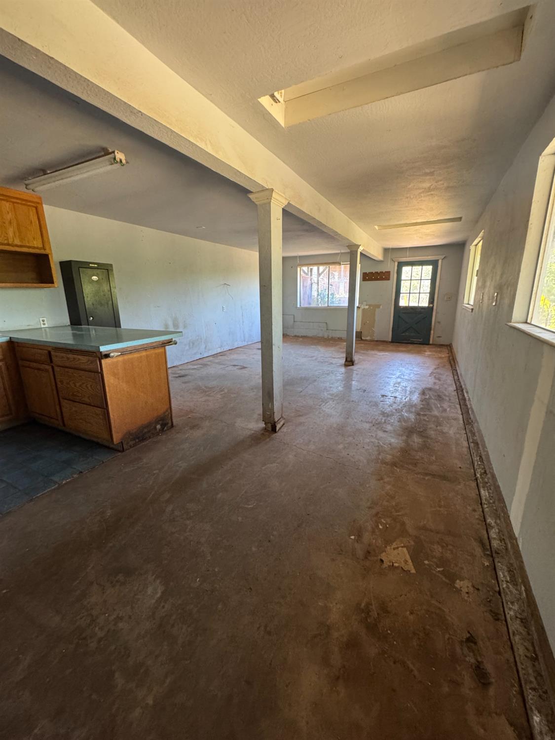 Margarita Court, Coulterville, California image 35