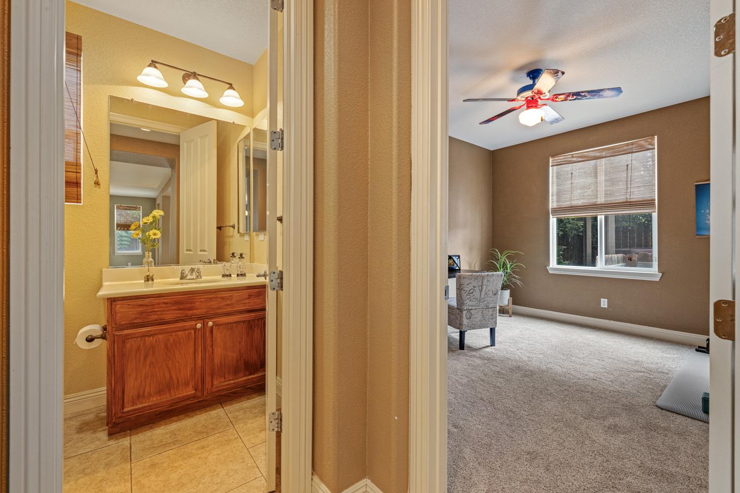 Detail Gallery Image 24 of 76 For 1734 Bandoni Ln, Manteca,  CA 95337 - 4 Beds | 3/1 Baths