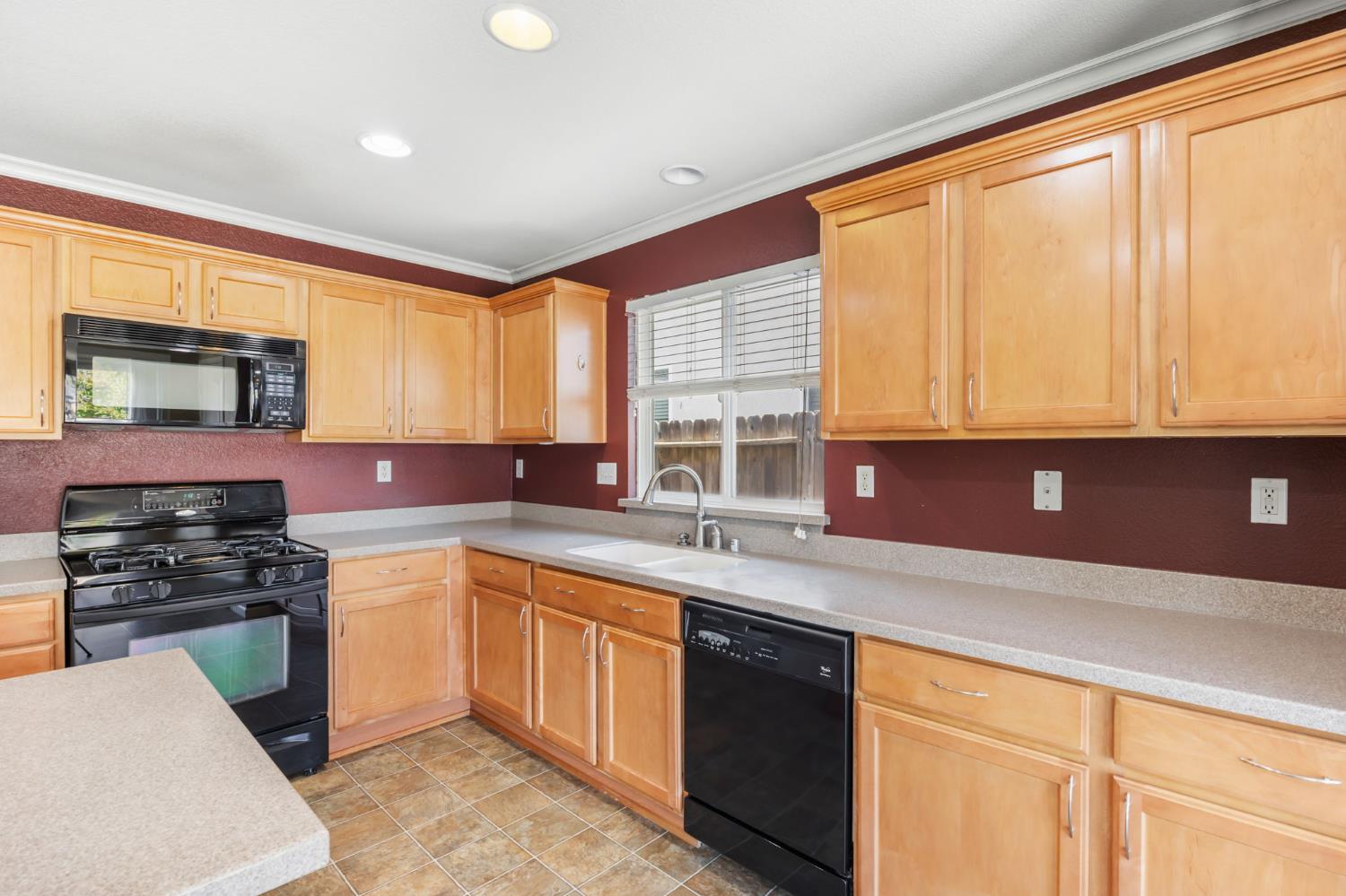 Barney Avenue, Olivehurst, California image 18