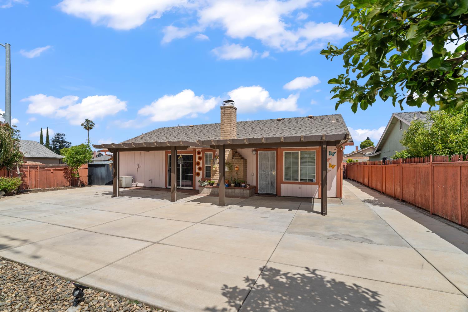 Detail Gallery Image 26 of 34 For 8200 Cottonfield Way, Sacramento,  CA 95828 - 3 Beds | 2 Baths