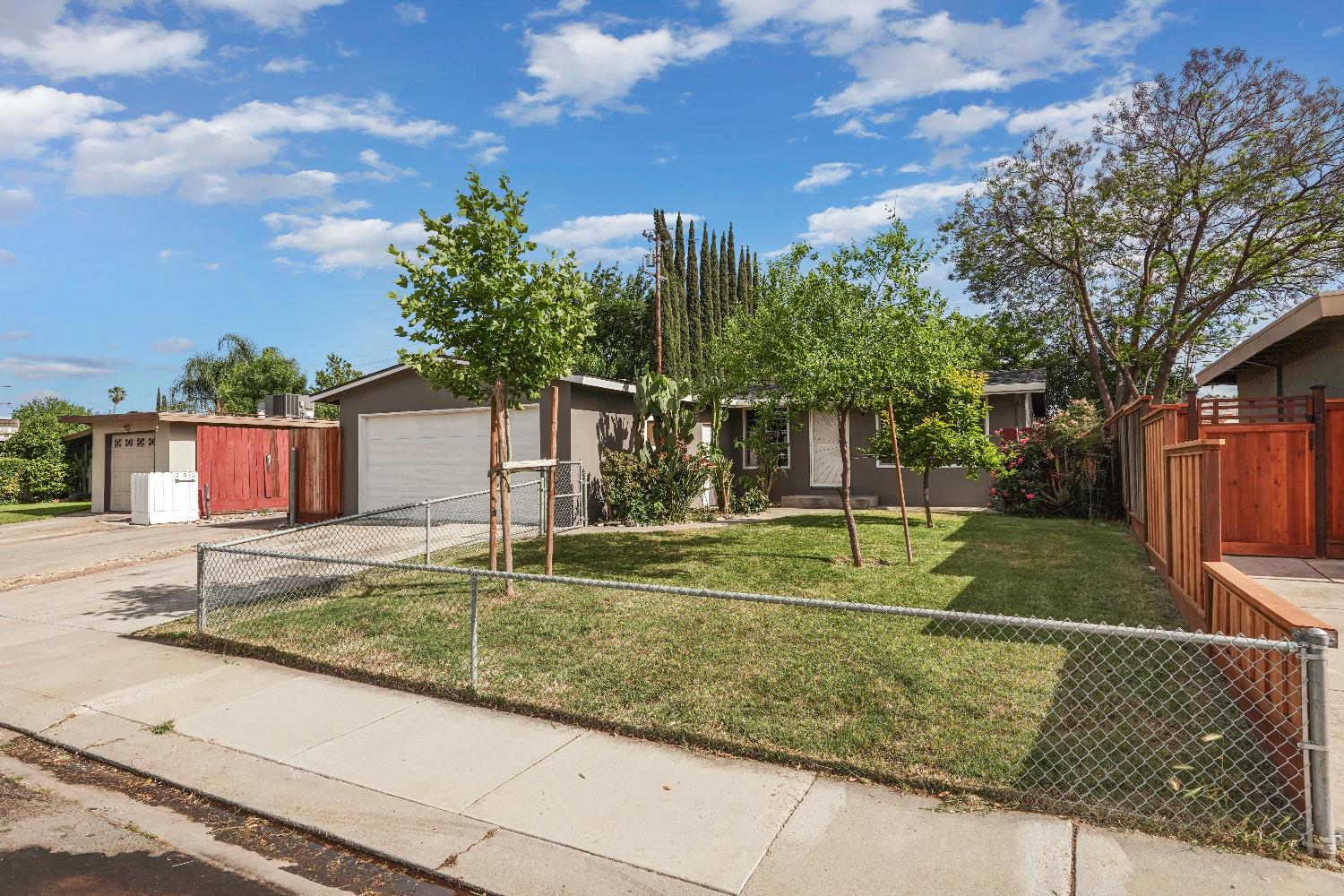 Detail Gallery Image 5 of 25 For 252 W 20th St, Tracy,  CA 95376 - 3 Beds | 2 Baths