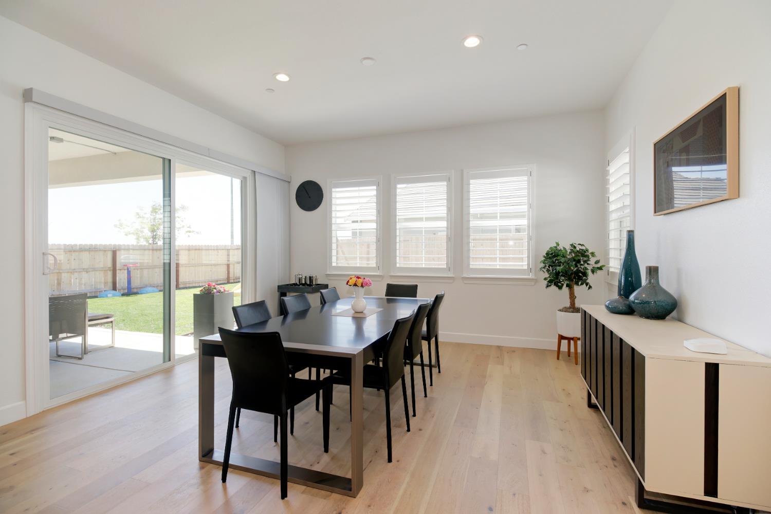 Detail Gallery Image 12 of 69 For 12818 Mission Peak Way, Rancho Cordova,  CA 95742 - 5 Beds | 4/1 Baths