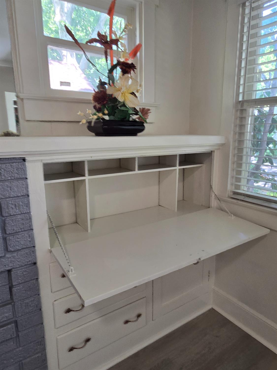 Detail Gallery Image 4 of 14 For 1832 Larkin Way, Sacramento,  CA 95818 - 2 Beds | 1 Baths