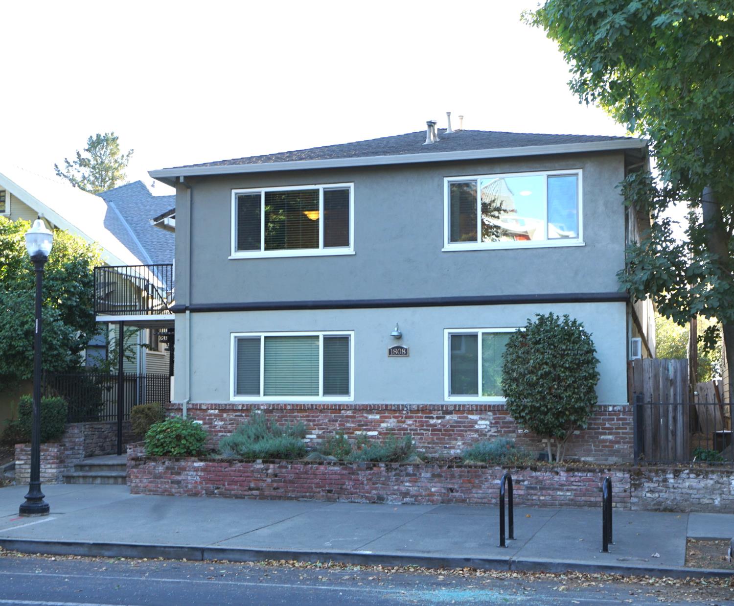 Detail Gallery Image 13 of 19 For 1716 O St, Sacramento,  CA 95811 - – Beds | – Baths