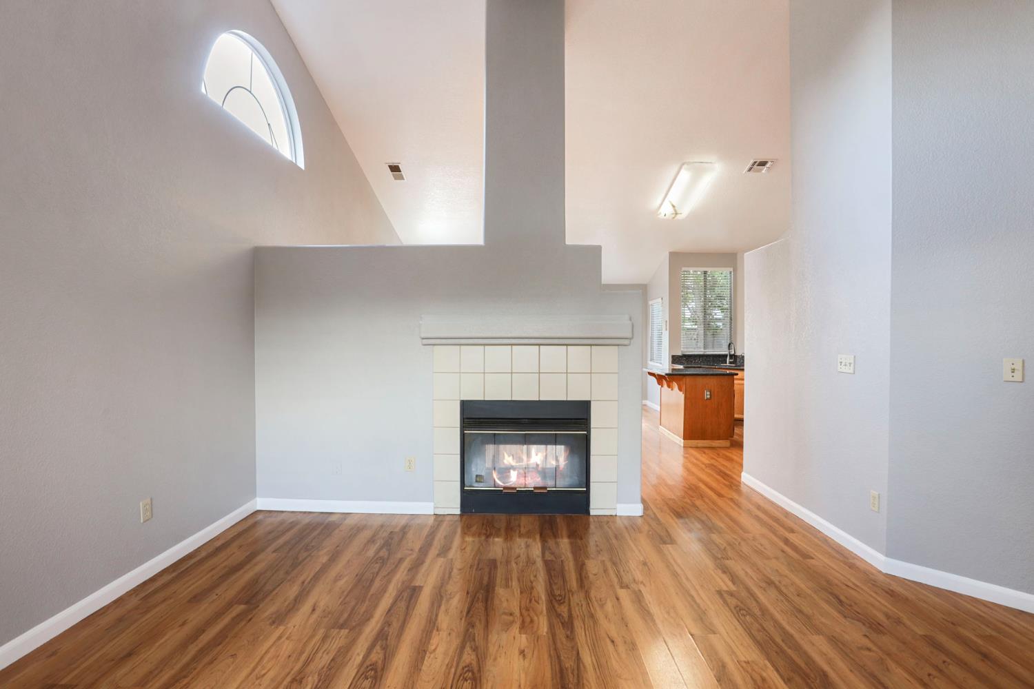 Detail Gallery Image 7 of 36 For 2405 S Fresno Ave, Stockton,  CA 95206 - 3 Beds | 2 Baths