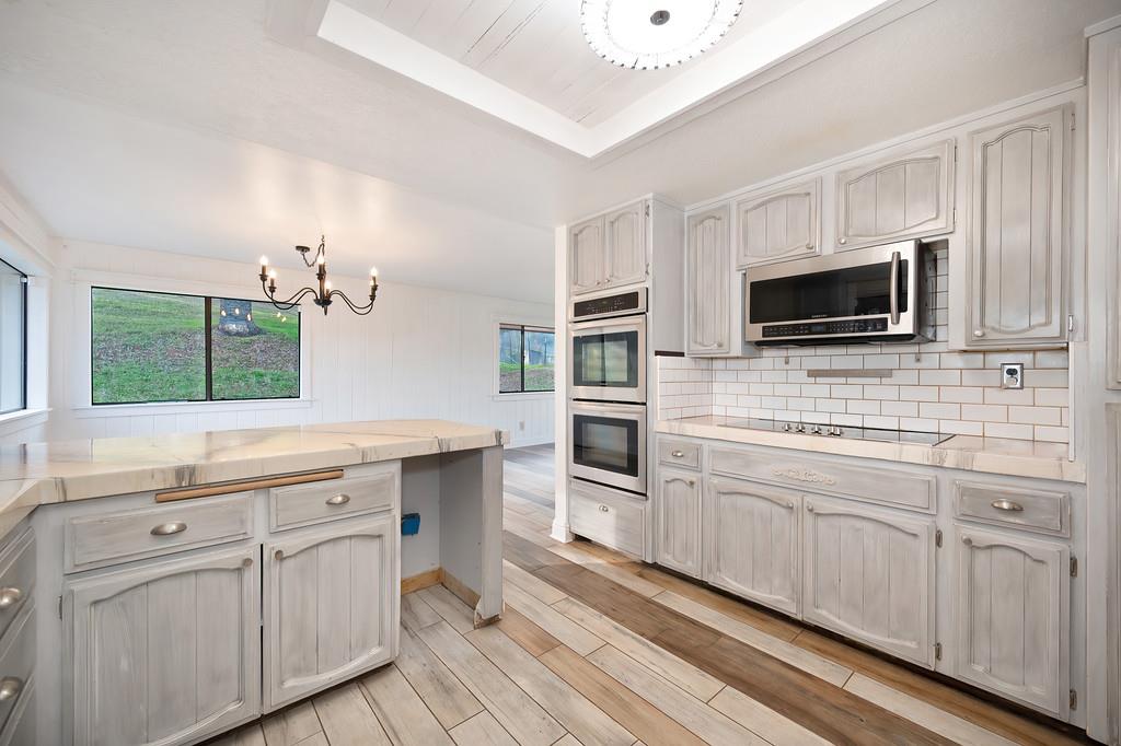 Detail Gallery Image 5 of 43 For 1930 Indian Rock Rd, Cool,  CA 95614 - 3 Beds | 2/1 Baths