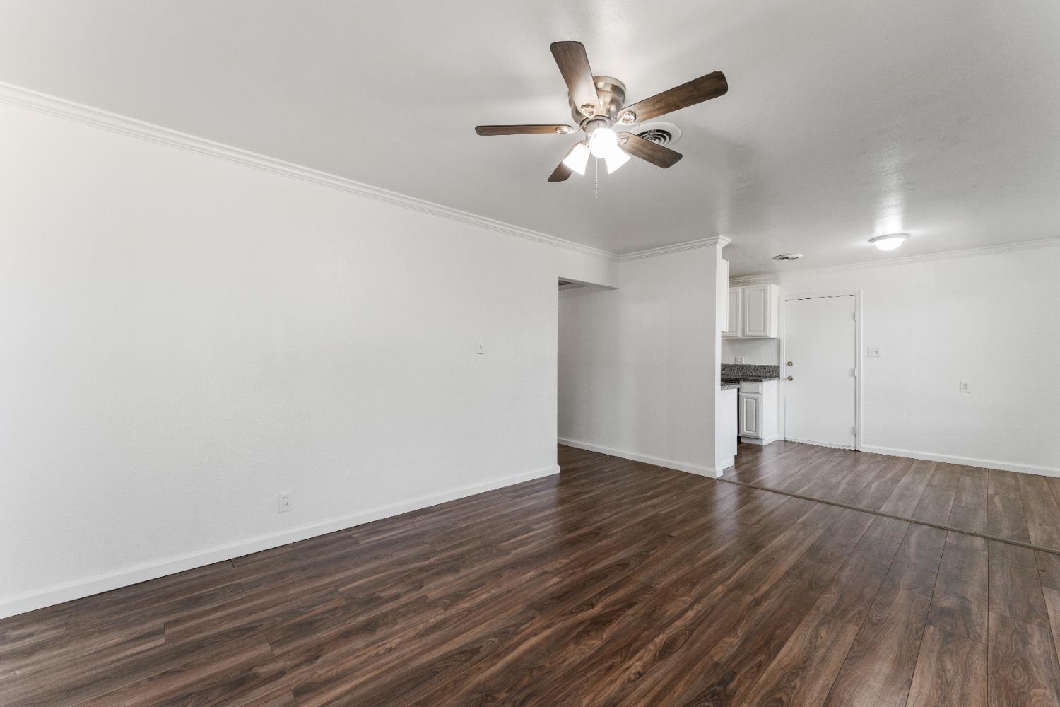Detail Gallery Image 7 of 23 For 5741 San Vincente Way, North Highlands,  CA 95660 - 3 Beds | 1 Baths