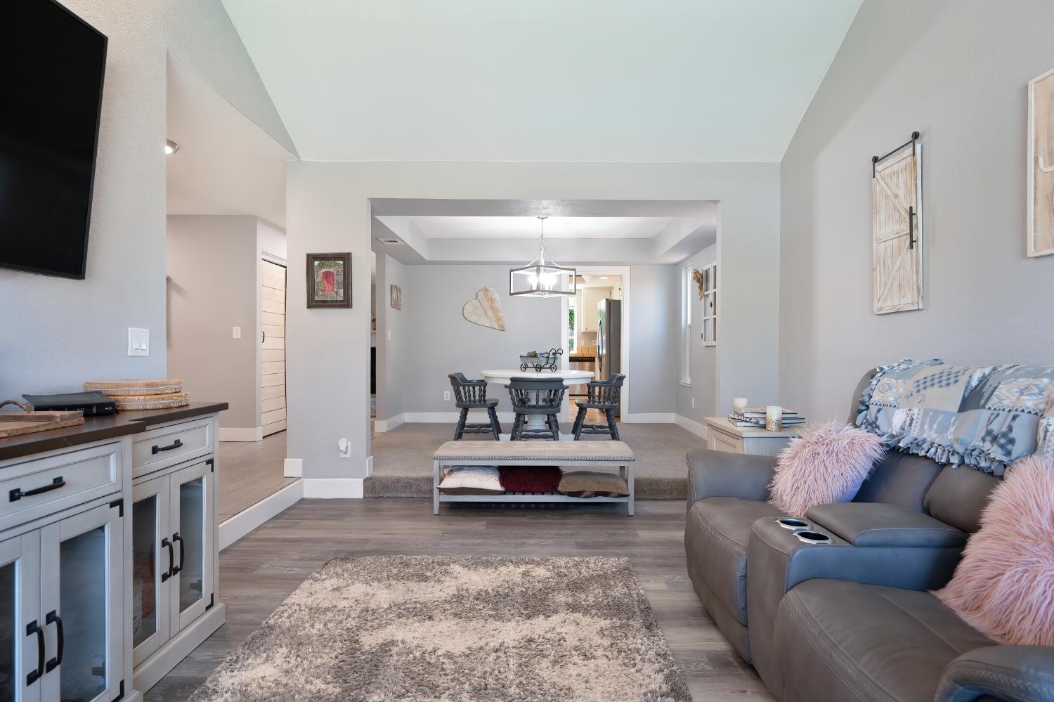 Detail Gallery Image 7 of 33 For 6546 Skyview Dr, Orangevale,  CA 95662 - 4 Beds | 2 Baths