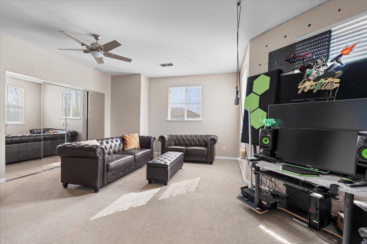 Detail Gallery Image 24 of 37 For 9733 Everbloom Way, Sacramento,  CA 95829 - 5 Beds | 2/1 Baths