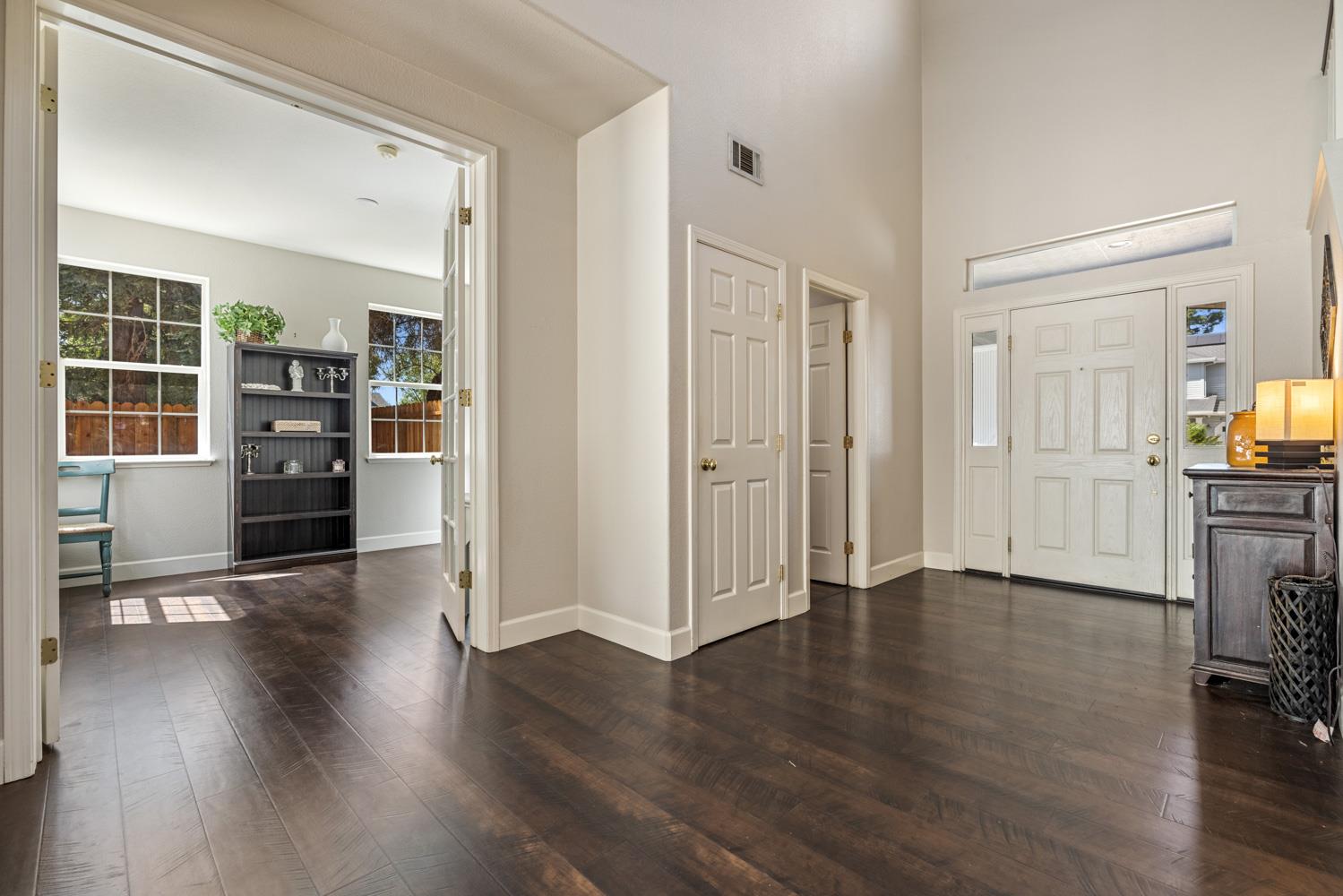 Detail Gallery Image 10 of 67 For 2550 Garazi, Tracy,  CA 95304 - 5 Beds | 3/2 Baths