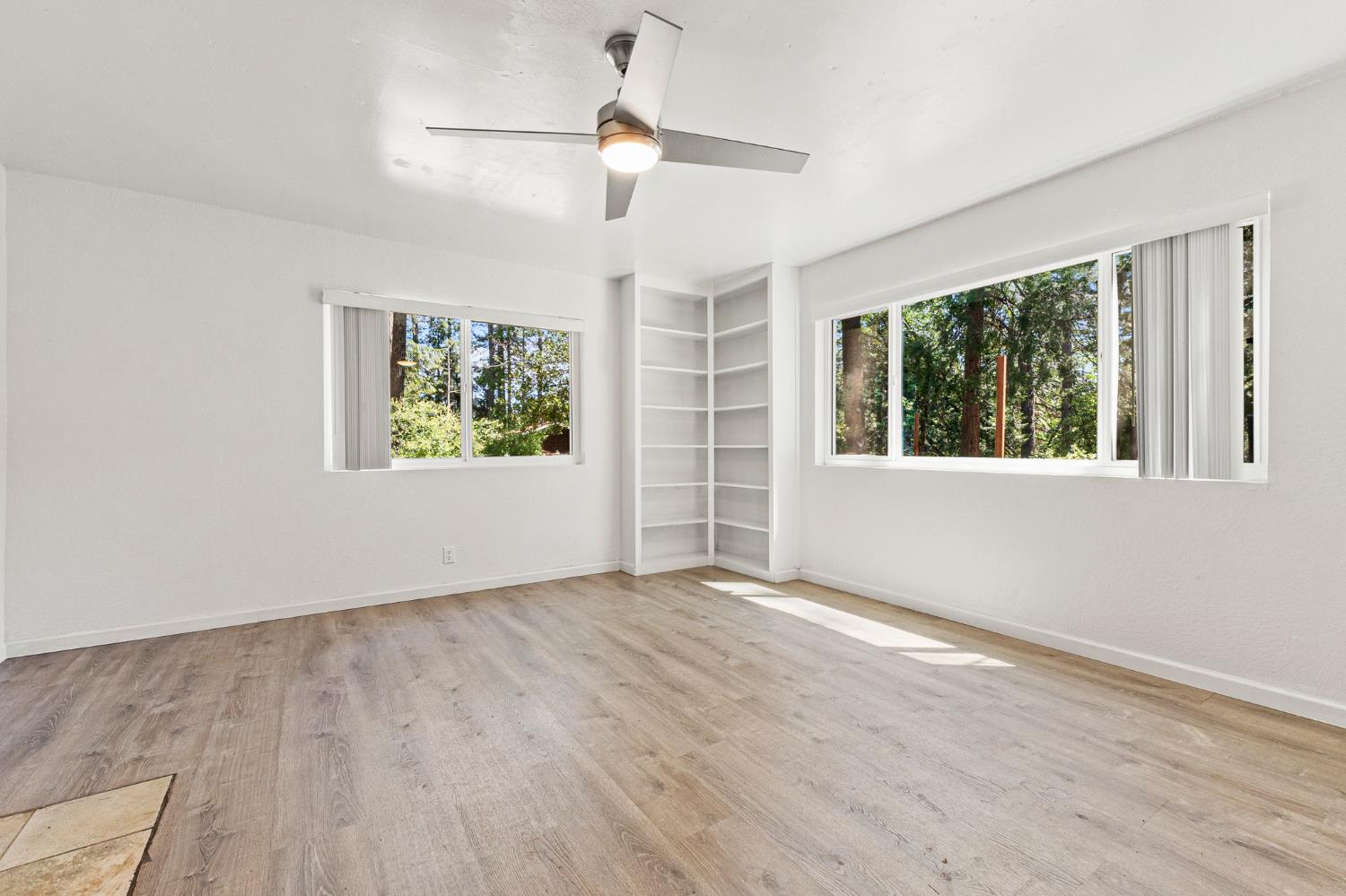 Detail Gallery Image 16 of 44 For 2809 Gardella Ln, Camino,  CA 95709 - 4 Beds | 3/3 Baths