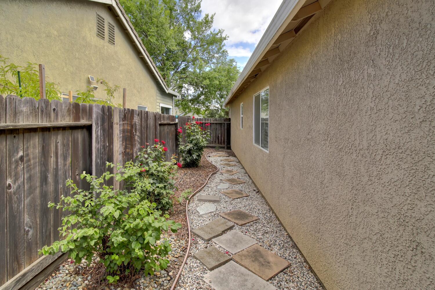 Detail Gallery Image 26 of 28 For 2385 Roualt St, Davis,  CA 95618 - 3 Beds | 2 Baths