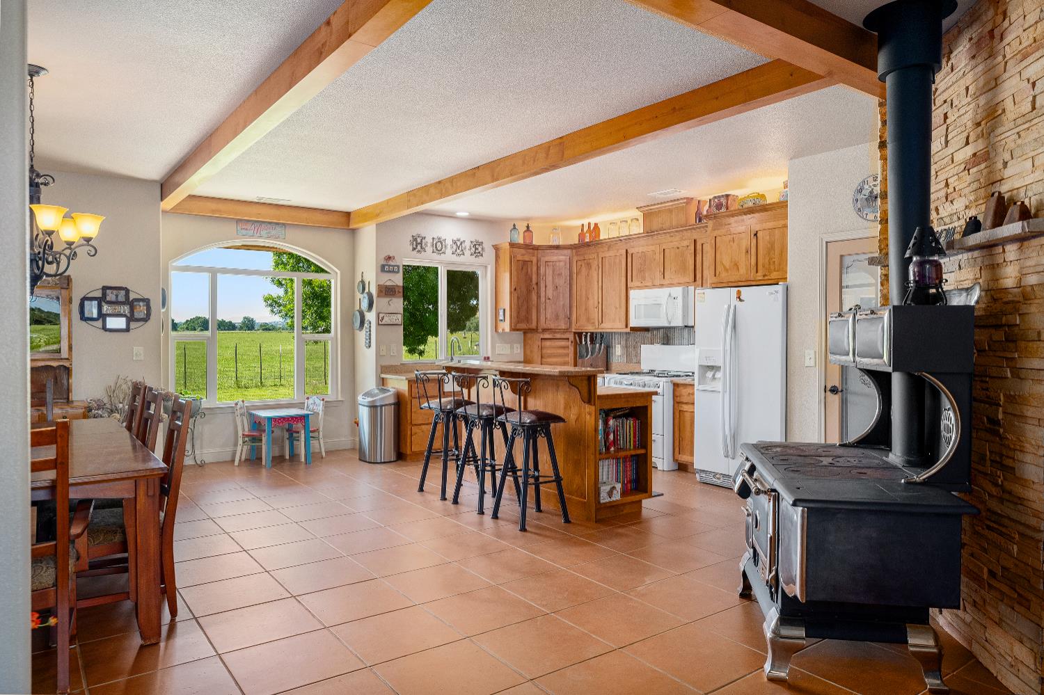 Detail Gallery Image 14 of 89 For 15605 Johnson Rd, Red Bluff,  CA 96080 - 4 Beds | 4 Baths
