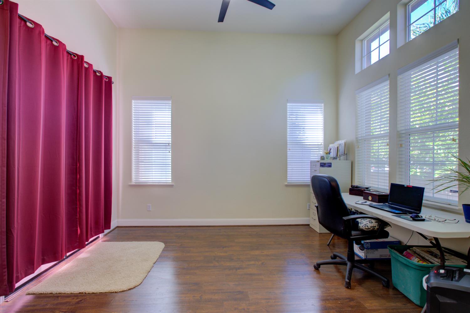 Detail Gallery Image 17 of 71 For 512 Squash Creek Ln, Patterson,  CA 95363 - 5 Beds | 3/1 Baths