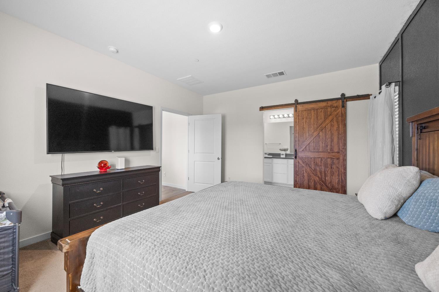 Tamarack Court, Olivehurst, California image 32