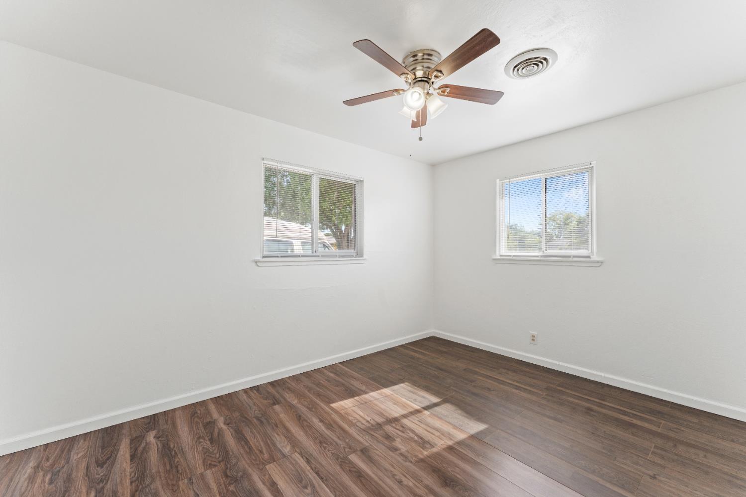 Detail Gallery Image 15 of 23 For 5741 San Vincente Way, North Highlands,  CA 95660 - 3 Beds | 1 Baths