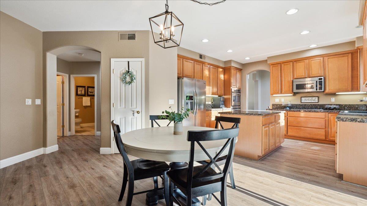 Detail Gallery Image 22 of 57 For 6433 Camellia Point Way, Roseville,  CA 95678 - 4 Beds | 3 Baths