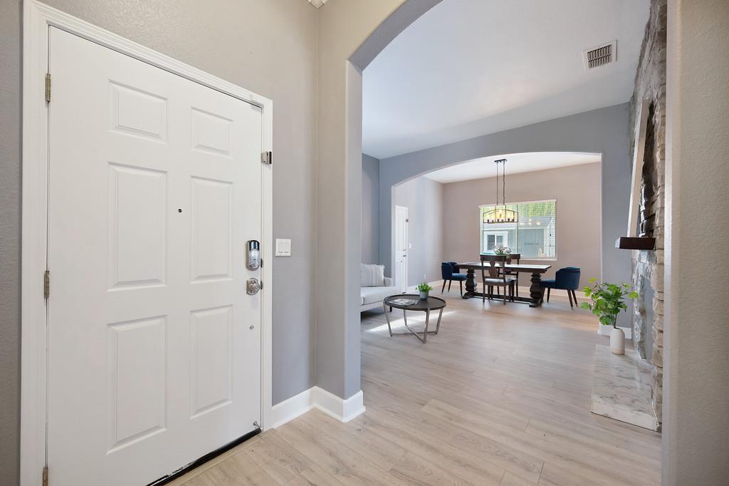 Detail Gallery Image 3 of 62 For 3153 Sumatra St, West Sacramento,  CA 95691 - 4 Beds | 3 Baths