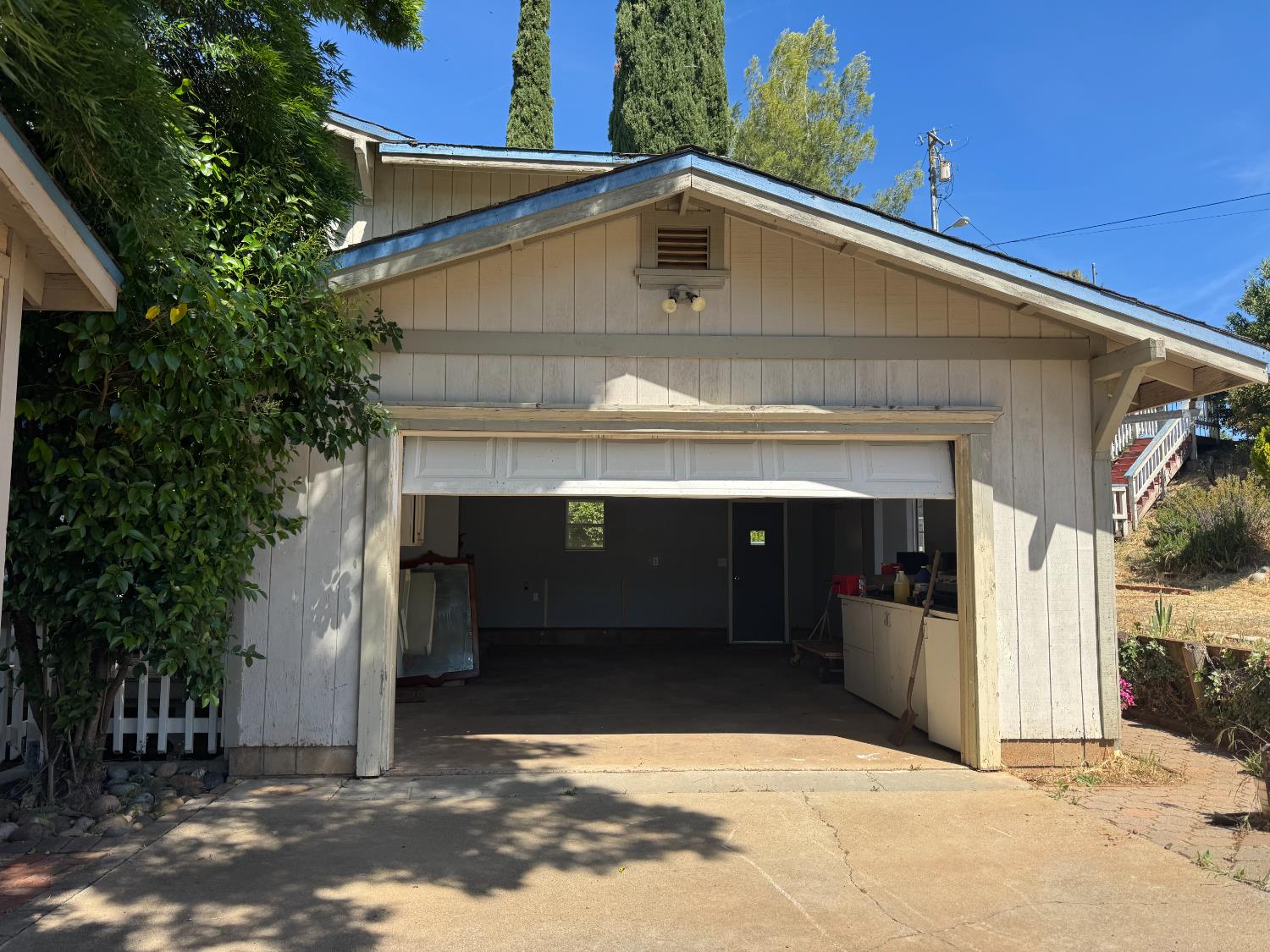Margarita Court, Coulterville, California image 3