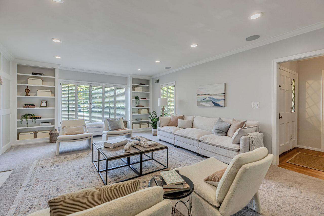 Detail Gallery Image 5 of 68 For 1800 8th Ave, Sacramento,  CA 95818 - 4 Beds | 1/1 Baths