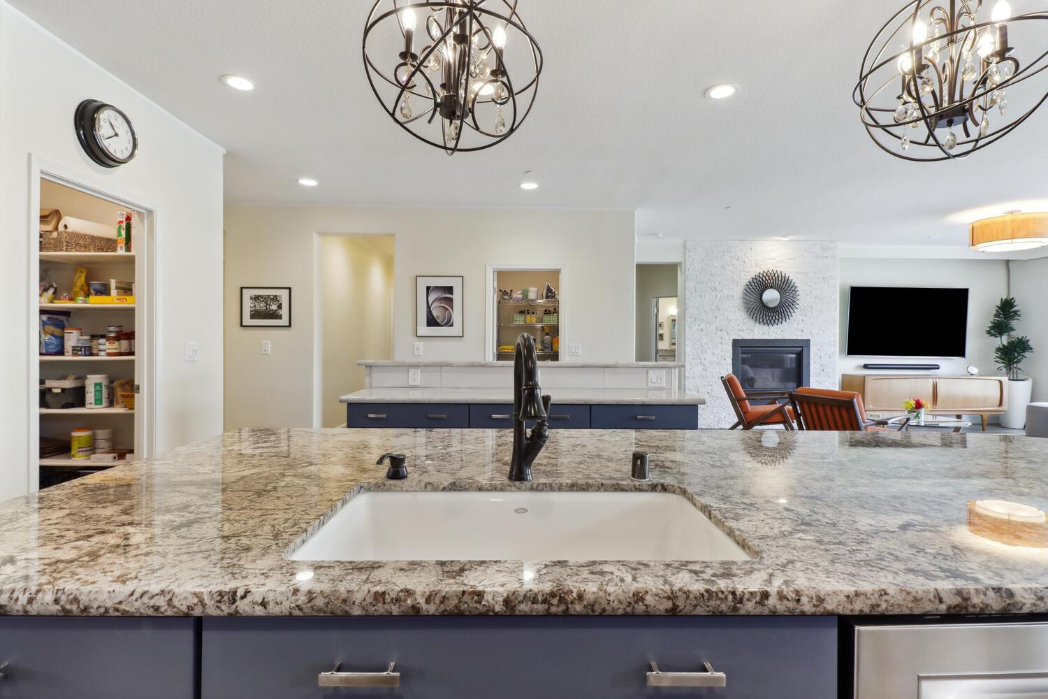 Detail Gallery Image 14 of 53 For 2024 Miekle Ave, Woodland,  CA 95776 - 3 Beds | 2/1 Baths