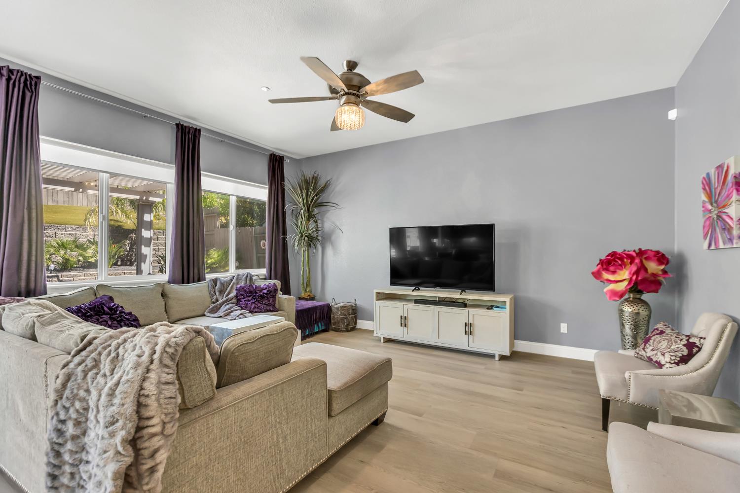 Detail Gallery Image 19 of 76 For 8530 Mandorla Cir, Orangevale,  CA 95662 - 4 Beds | 3/1 Baths