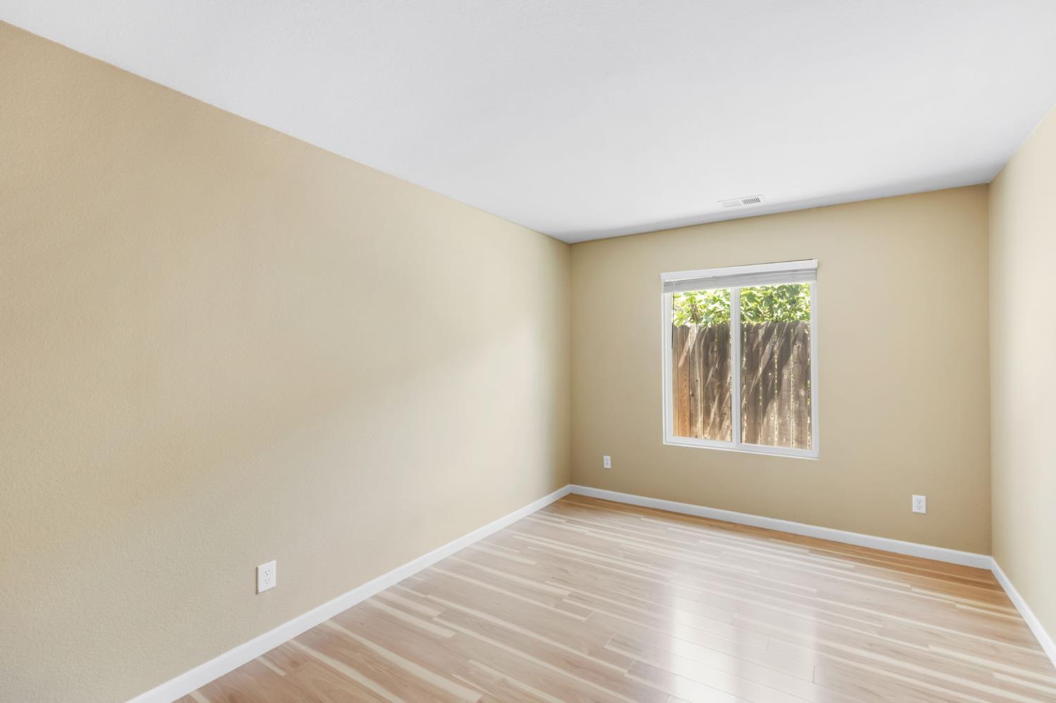 Barney Avenue, Olivehurst, California image 33