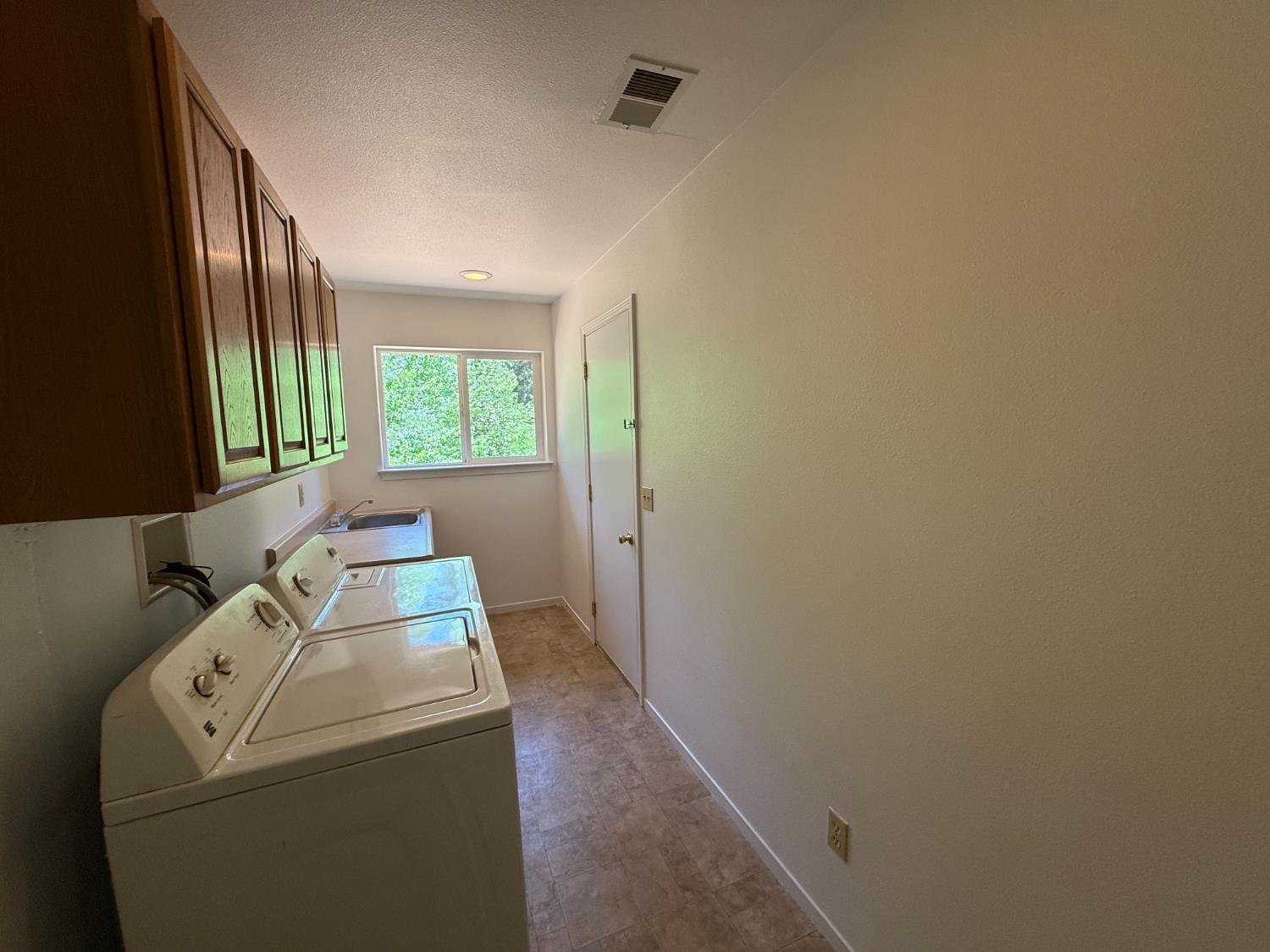 Detail Gallery Image 11 of 17 For 15721 Norcrest Ln, Camptonville,  CA 95922 - 3 Beds | 2 Baths