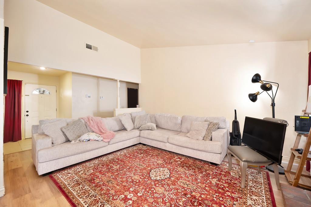Detail Gallery Image 5 of 25 For 3708 Pullman Dr, Sacramento,  CA 95827 - 3 Beds | 2 Baths