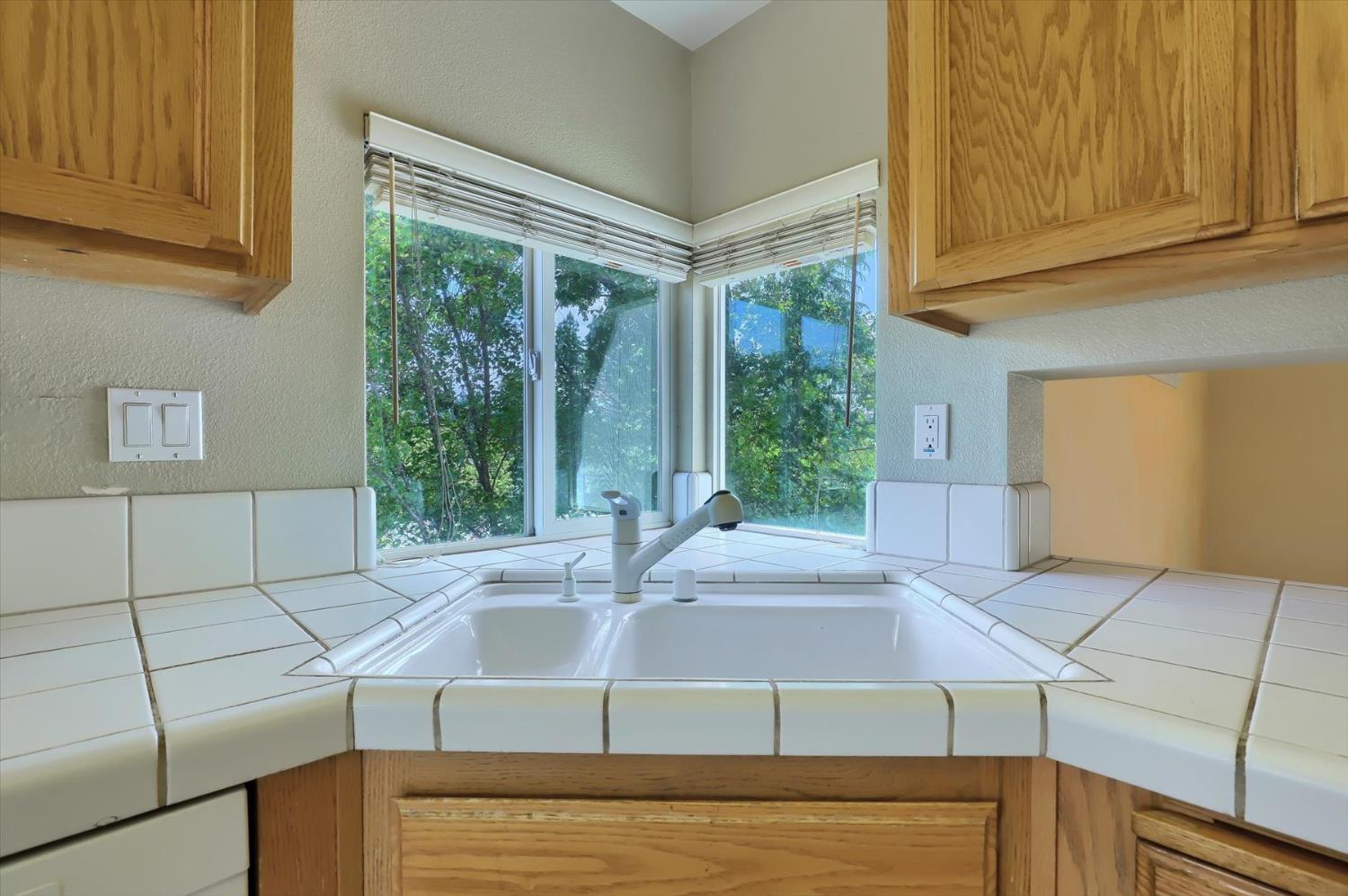 Detail Gallery Image 8 of 64 For 113 Holbrooke Way, Grass Valley,  CA 95945 - 2 Beds | 2 Baths