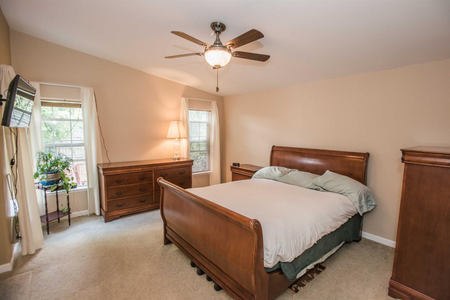 Detail Gallery Image 54 of 59 For 6946 27th St, Sacramento,  CA 95822 - 3 Beds | 2 Baths