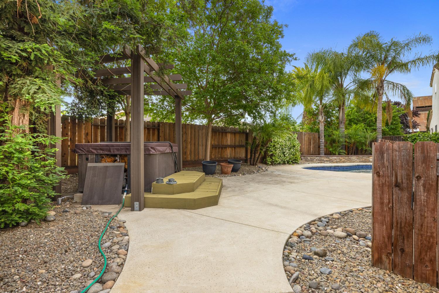 Detail Gallery Image 66 of 76 For 1734 Bandoni Ln, Manteca,  CA 95337 - 4 Beds | 3/1 Baths
