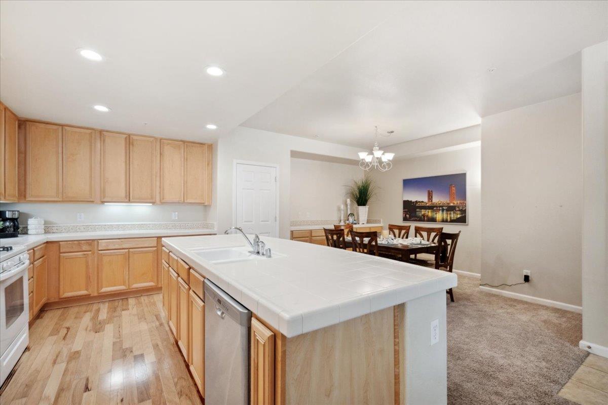 Photo #3: 225062714 Listing 