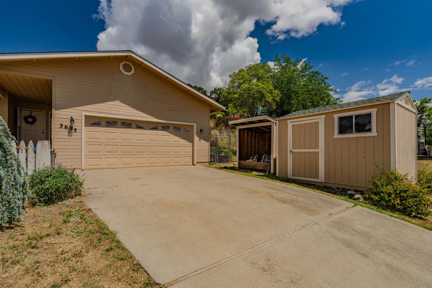 Detail Gallery Image 5 of 31 For 3685 Lakeview Dr, Ione,  CA 95640 - 3 Beds | 2 Baths