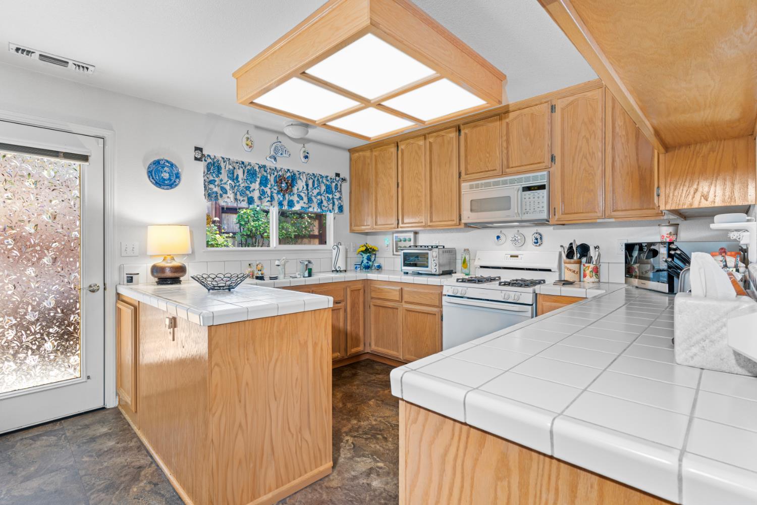 Detail Gallery Image 12 of 26 For 126 Carriage Ln, Grass Valley,  CA 95949 - 2 Beds | 2 Baths
