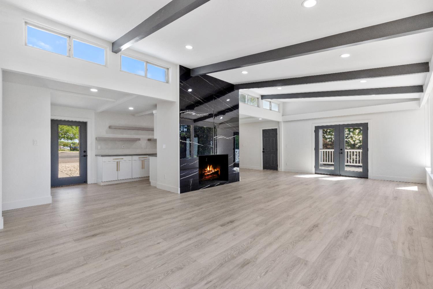 Detail Gallery Image 7 of 40 For 2124 Scenic Dr, Modesto,  CA 95355 - 4 Beds | 3/1 Baths