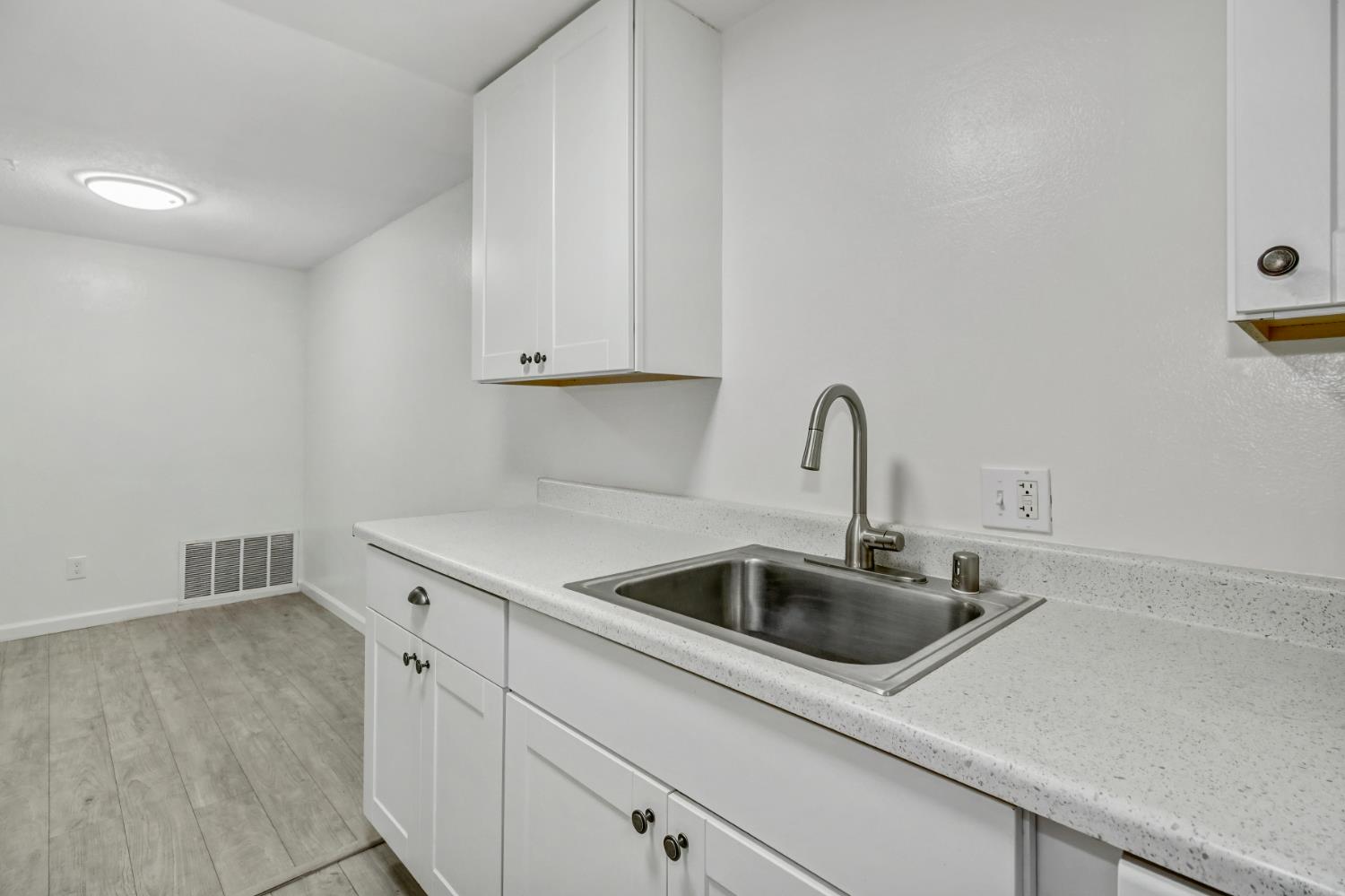 Detail Gallery Image 21 of 43 For 4920 Douvan Ct, Carmichael,  CA 95608 - – Beds | – Baths