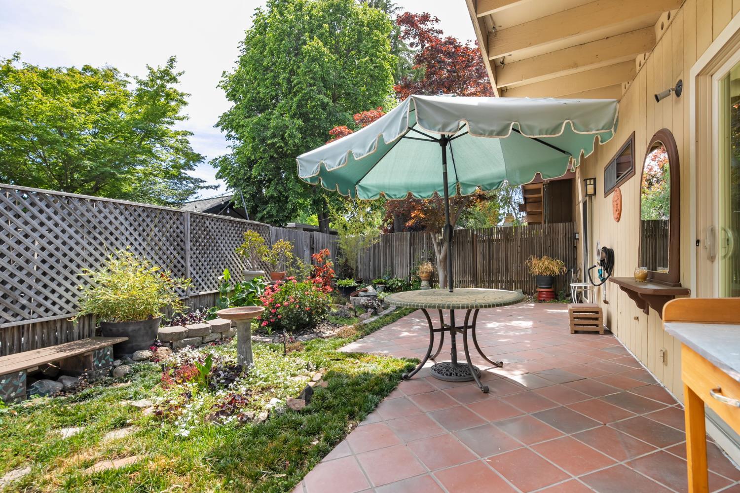 Detail Gallery Image 23 of 30 For 1738 Bannon Creek Dr, Sacramento,  CA 95833 - 3 Beds | 2 Baths