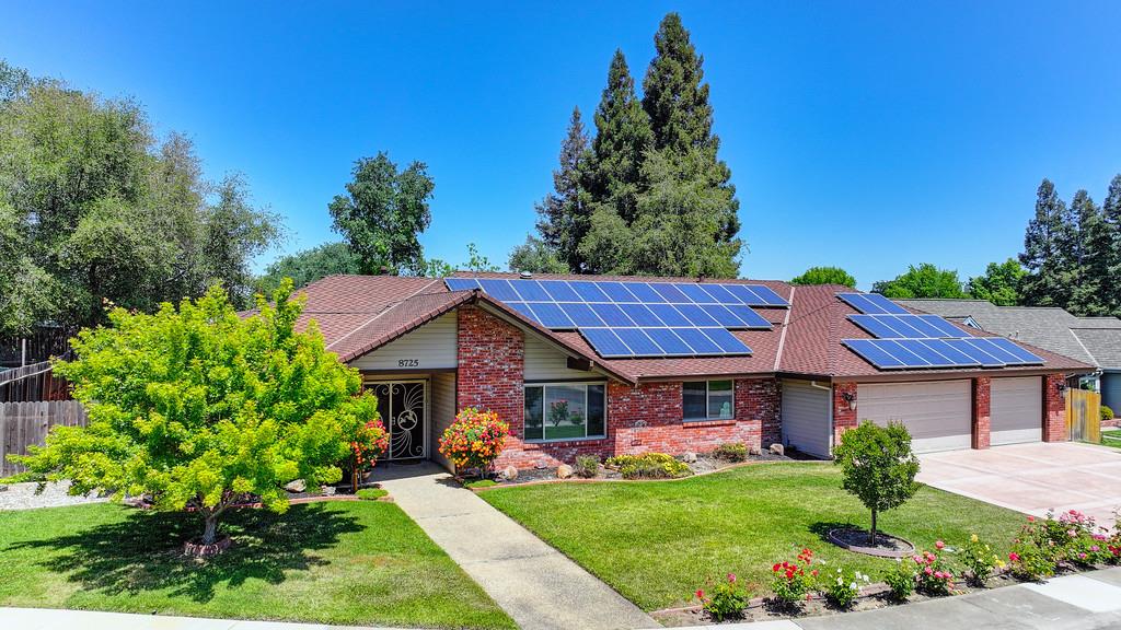 Detail Gallery Image 1 of 58 For 8725 Pathfinder Ct, Orangevale,  CA 95662 - 5 Beds | 3 Baths