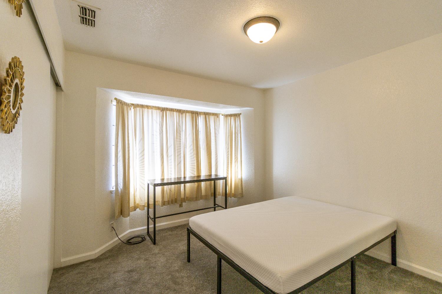 Detail Gallery Image 11 of 20 For 8 Tide Ct, Sacramento,  CA 95833 - 3 Beds | 2/1 Baths