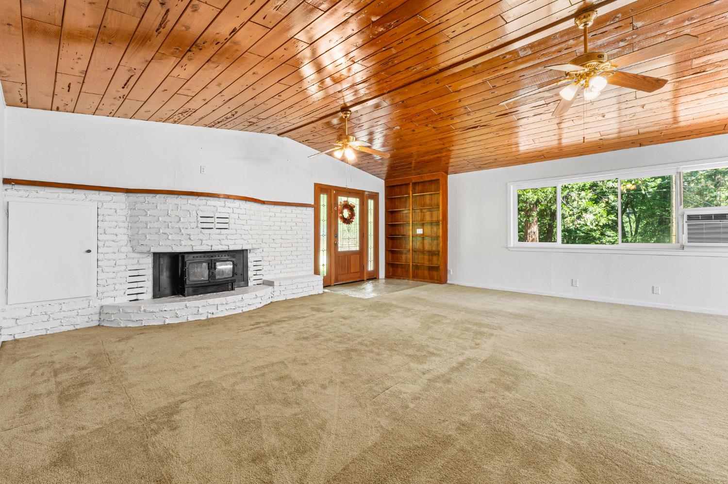 Detail Gallery Image 6 of 44 For 2809 Gardella Ln, Camino,  CA 95709 - 4 Beds | 3/3 Baths
