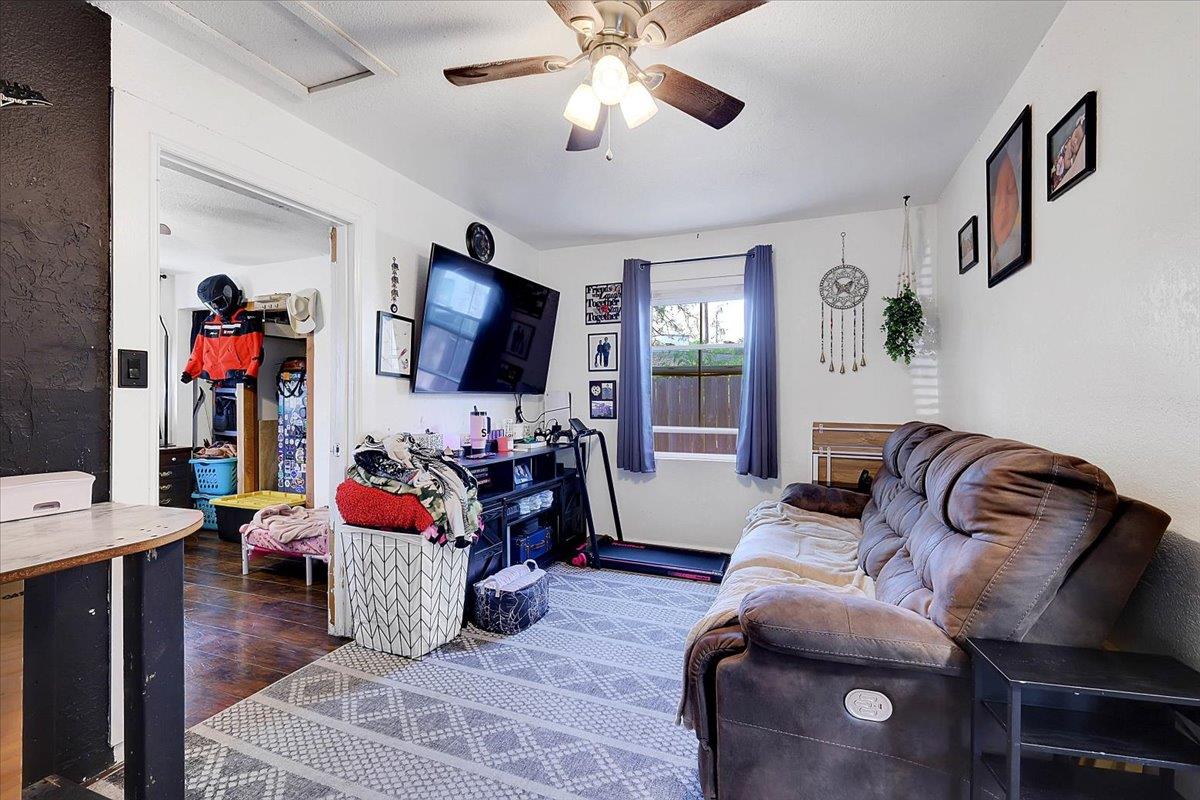 Detail Gallery Image 11 of 25 For 1215 J St, Marysville,  CA 95901 - 2 Beds | 1 Baths