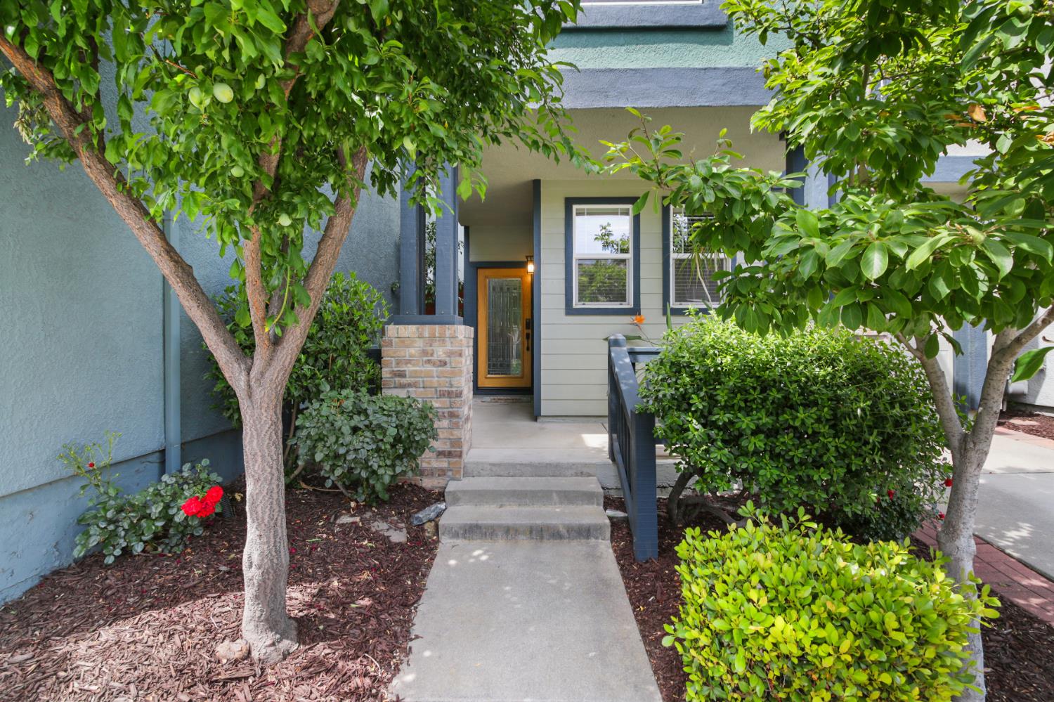 Detail Gallery Image 2 of 48 For 388 Metro Ln, West Sacramento,  CA 95605 - 3 Beds | 2/1 Baths