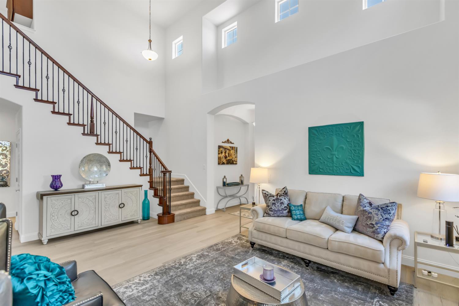 Detail Gallery Image 10 of 76 For 8530 Mandorla Cir, Orangevale,  CA 95662 - 4 Beds | 3/1 Baths