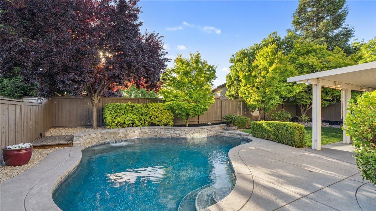 Detail Gallery Image 49 of 57 For 6433 Camellia Point Way, Roseville,  CA 95678 - 4 Beds | 3 Baths