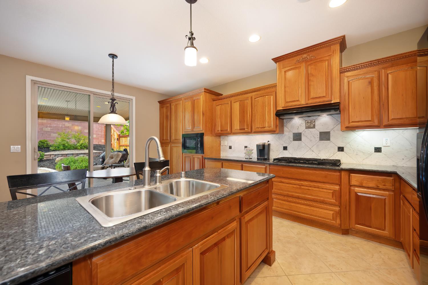 Detail Gallery Image 46 of 96 For 12379 El Portal Way, Rancho Cordova,  CA 95742 - 3 Beds | 2/1 Baths