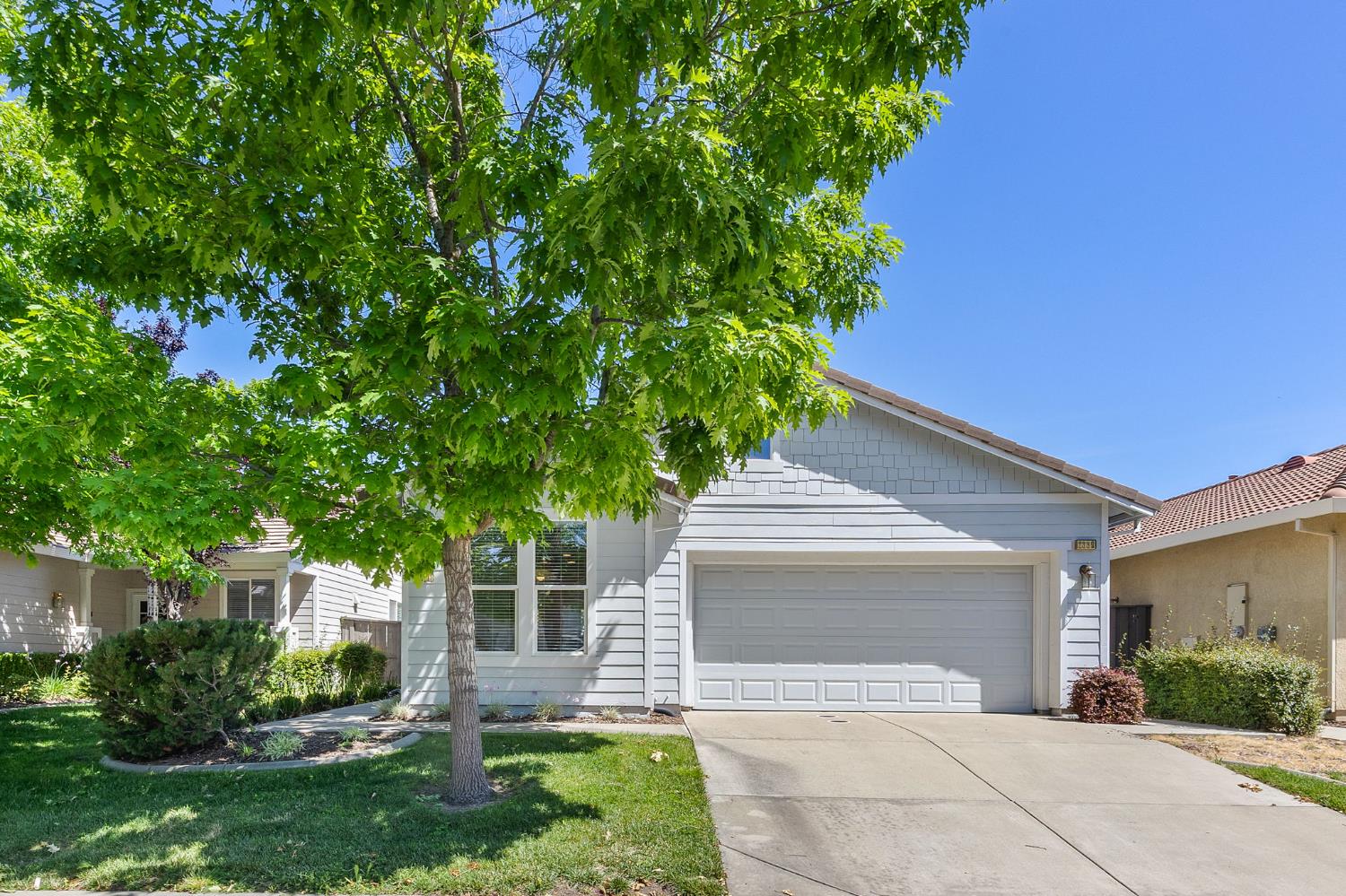 Detail Gallery Image 4 of 66 For 2339 Ryedale Ln, Sacramento,  CA 95835 - 2 Beds | 2 Baths